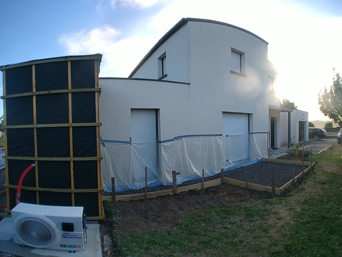 Réalisation d’une terrasse béton autour d’une piscine — La Mothe Achard