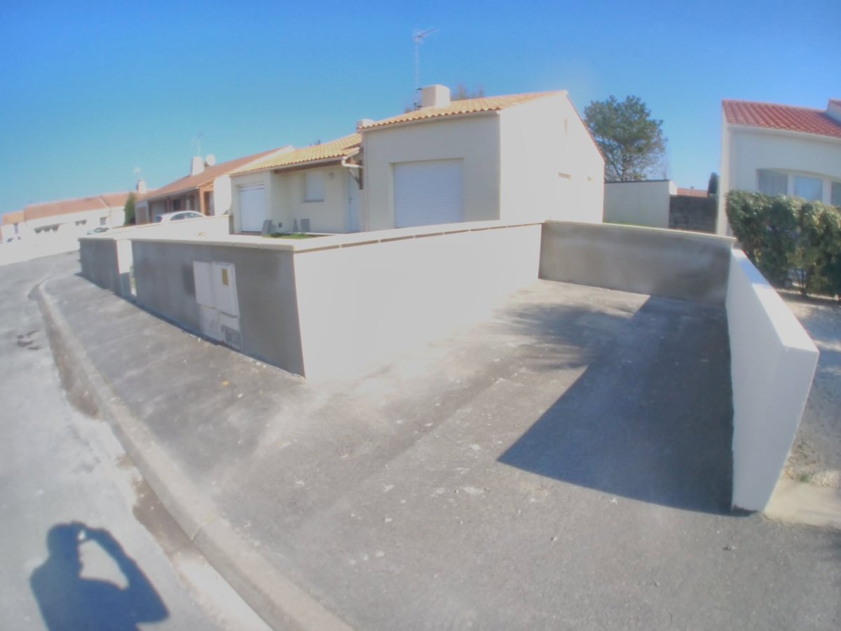 Reprise d’un muret de clôture et aménagement extérieur — Les Sables-d’Olonne