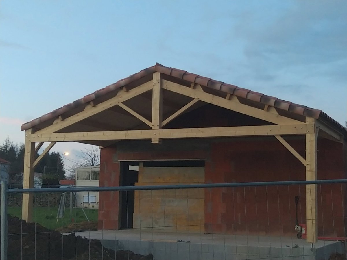 Après — Charpentes bois et carport pour une maison à Saint-Georges-de-Pointindoux