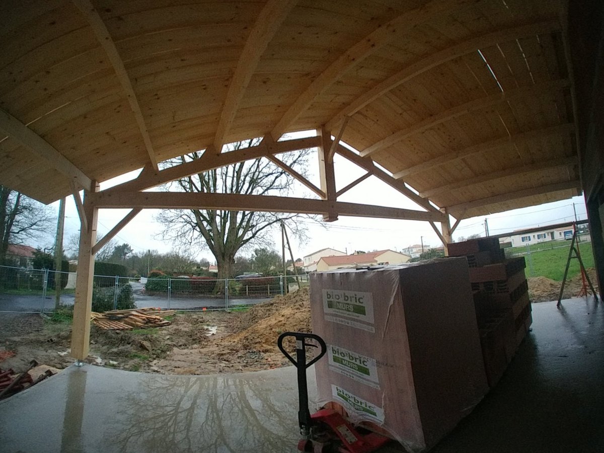 Charpentes bois et carport pour une maison à Saint-Georges-de-Pointindoux — Saint-Georges-de-Pointindoux