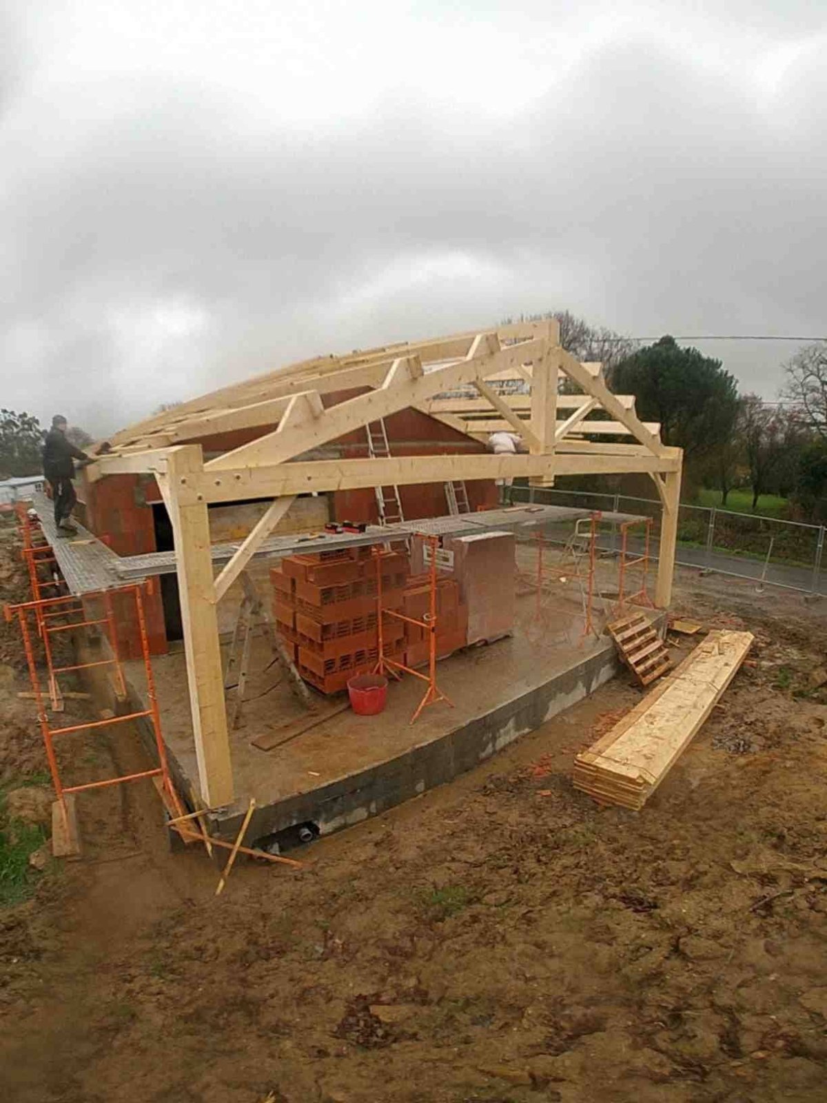 Charpentes bois et carport pour une maison à Saint-Georges-de-Pointindoux — Saint-Georges-de-Pointindoux