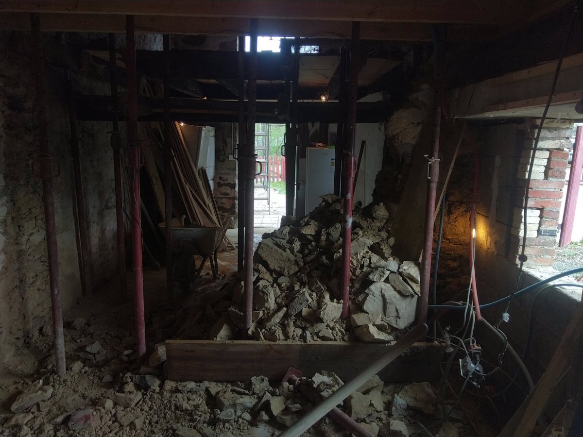 Création d’une ouverture dans un mur porteur en moellons — Les Achard