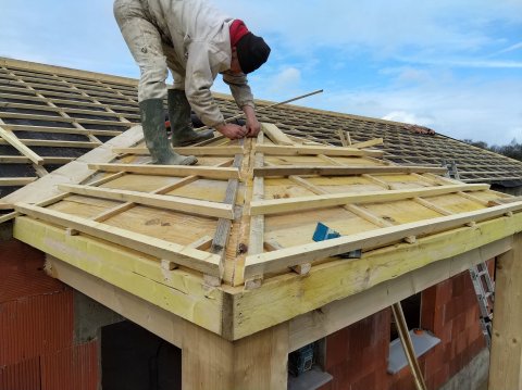 Charpentes bois et carport pour une maison à Saint-Georges-de-Pointindoux