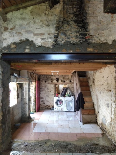 Création d’une ouverture dans un mur porteur en moellons avec pose d’une poutre HEB